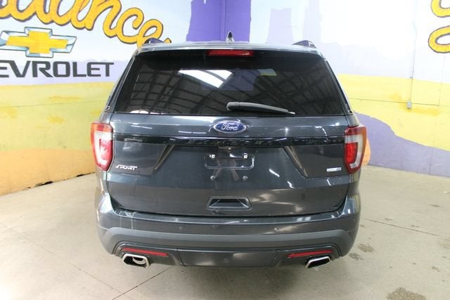 2017 Ford Explorer — interior view