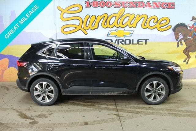 2025 Ford Escape Platinum in Agate Black Met — front three-quarter view