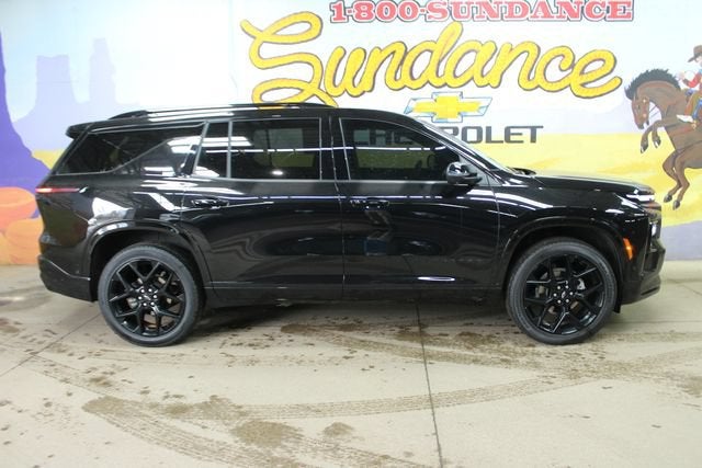 2025 Chevrolet Traverse RS in Mosaic Black Metallic — front three-quarter view