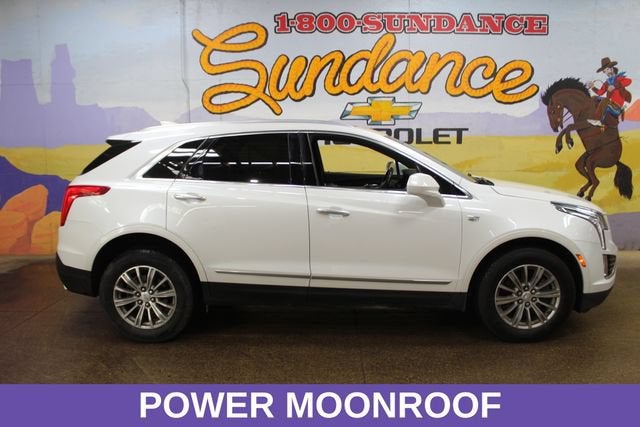 2018 Cadillac XT5 Luxury AWD in Crystal White Tricoat — front three-quarter view