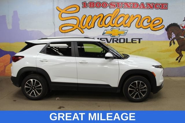 2025 Chevrolet Trailblazer LT in Summit White — front three-quarter view