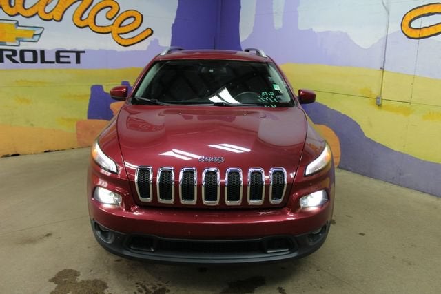 2017 Jeep Cherokee — rear three-quarter view