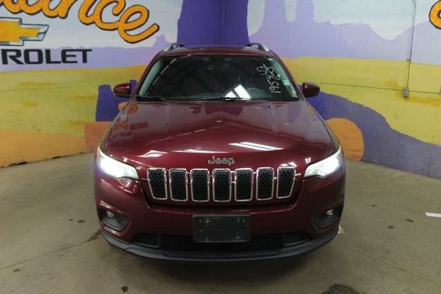 2019 Jeep Cherokee — rear three-quarter view