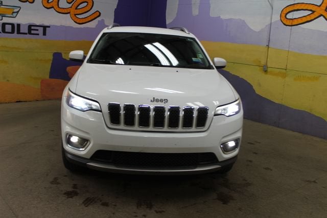 2019 Jeep Cherokee — rear three-quarter view