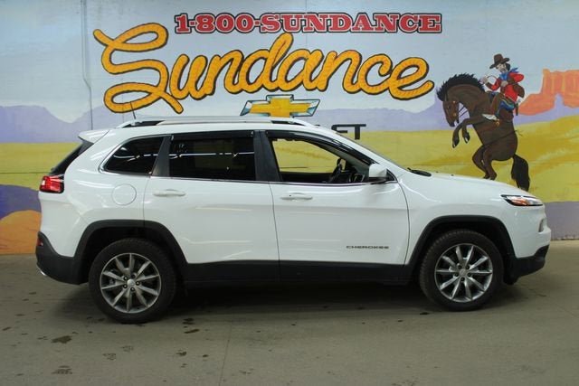 2017 Jeep Cherokee Limited in Bright White — front three-quarter view