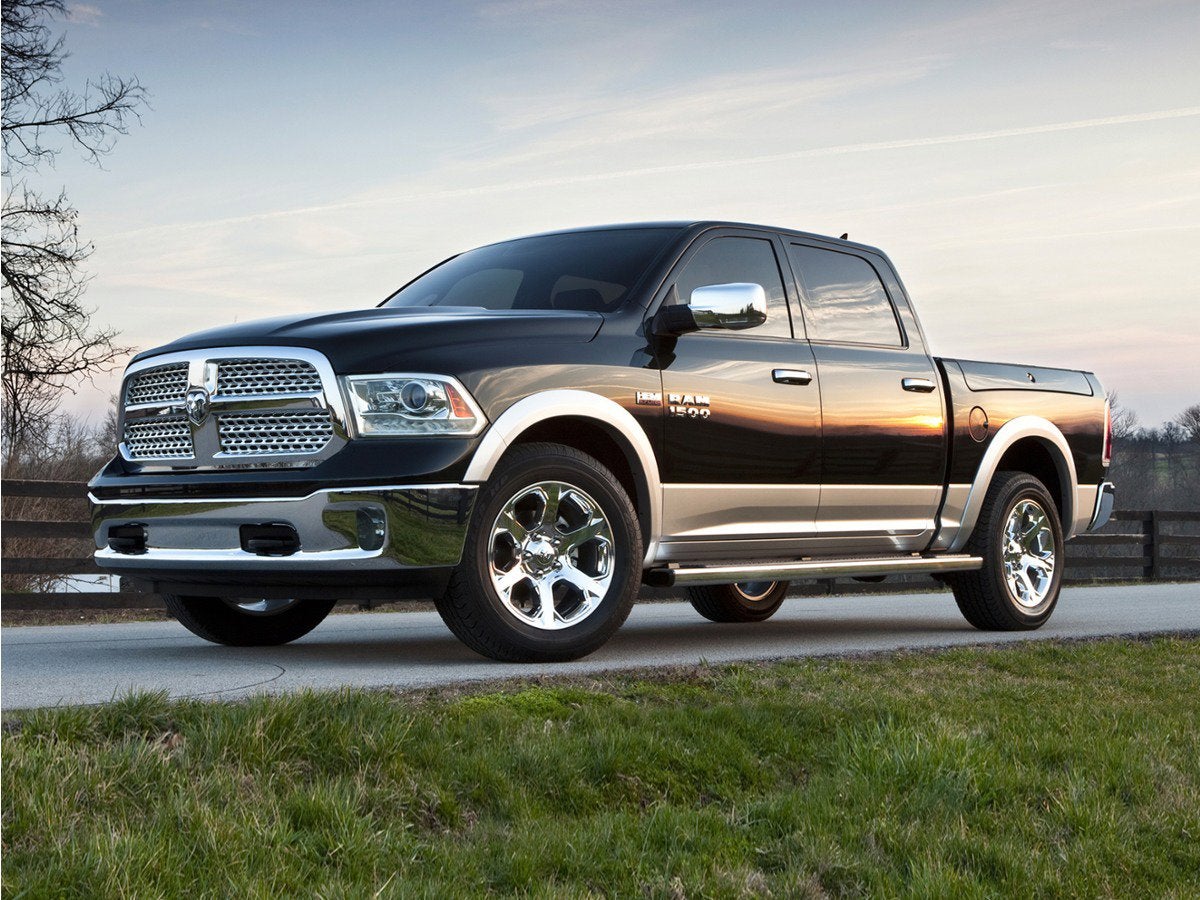 2016 RAM 1500 Big Horn in Bright White — front three-quarter view
