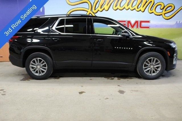 2023 Chevrolet Traverse LT Cloth in Mosaic Black Metallic — front three-quarter view