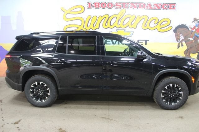 2026 Chevrolet Traverse Z71 in Mosaic Black Metallic — front three-quarter view
