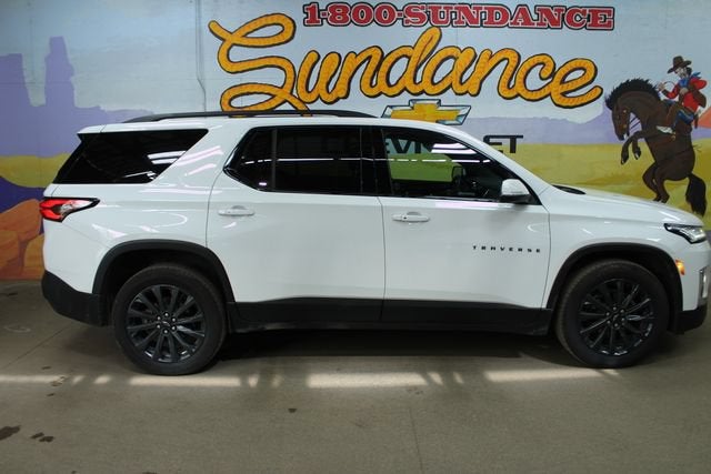2023 Chevrolet Traverse RS in Summit White — front three-quarter view