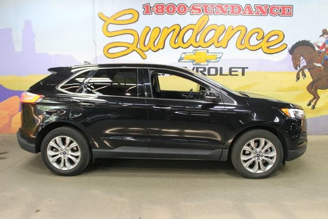 2022 Ford Edge Titanium in Black — front three-quarter view