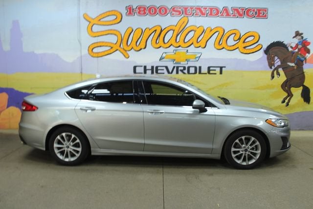 2020 Ford Fusion SE in Silver — front three-quarter view