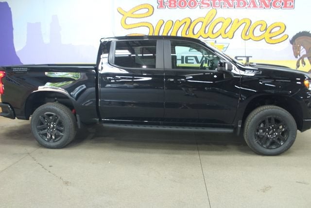 2026 Chevrolet Silverado 1500 LT Trail Boss in Black — front three-quarter view