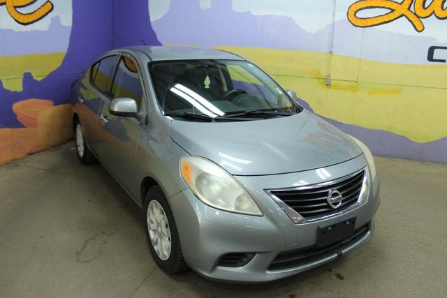 2014 Nissan Versa — side profile view