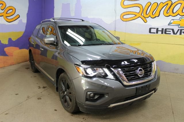 2019 Nissan Pathfinder — side profile view