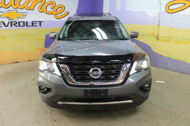2019 Nissan Pathfinder — rear three-quarter view
