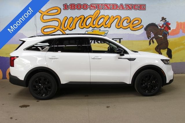 2021 Kia Sorento S in White — front three-quarter view