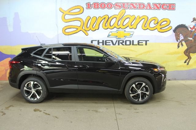2026 Chevrolet Trax 1RS in Mosaic Black Metallic — front three-quarter view