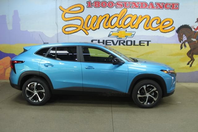 2026 Chevrolet Trax 1RS in Marina Blue Metallic — front three-quarter view
