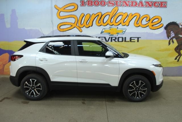 2026 Chevrolet Trailblazer ACTIV in Iridescent Pearl Tricoat — front three-quarter view