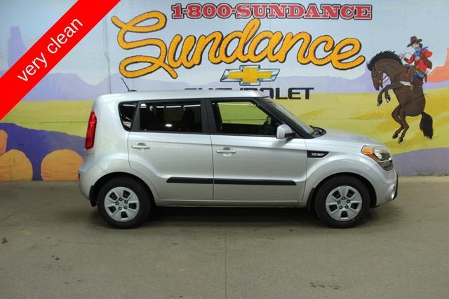 2013 Kia Soul Base in Silver — front three-quarter view