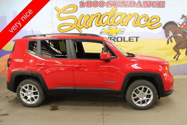 2020 Jeep Renegade Latitude 4x4 in Red — front three-quarter view